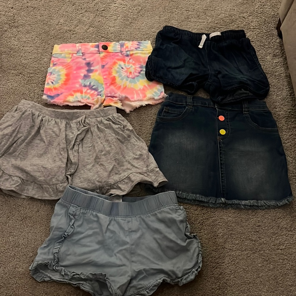 Bundle 5T (skirt with r pink and yellow button and tie for shorts never worn)